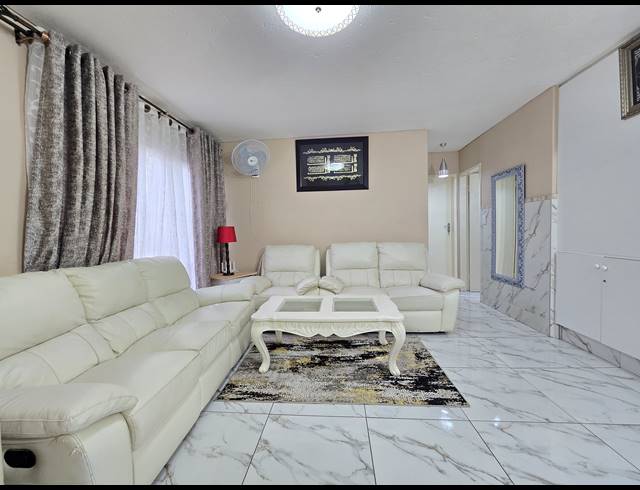 2 BEDROOM TOWNHOUSE FOR SALE IN RIDGEWAY